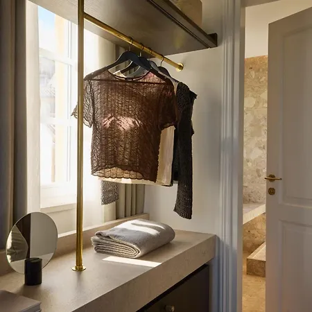 The Calliston Corfu (city)