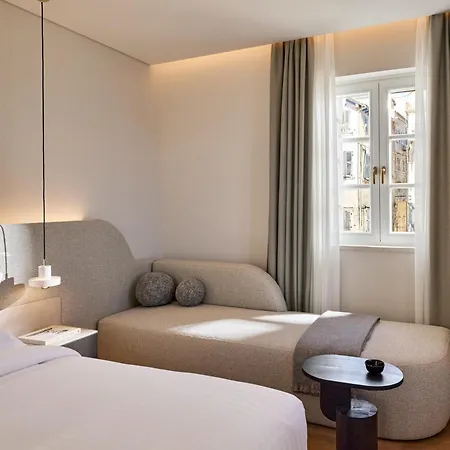 The Calliston 2* Corfu (city)