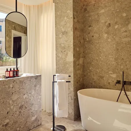 The Calliston Corfu (city)