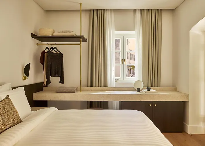 The Calliston 3* Corfu (city)