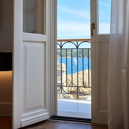 Szálloda The Calliston 2*