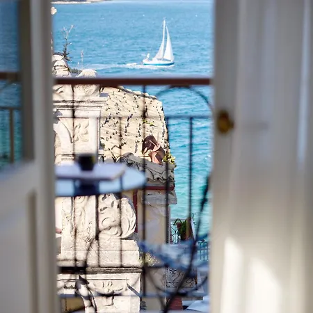 The Calliston 3*